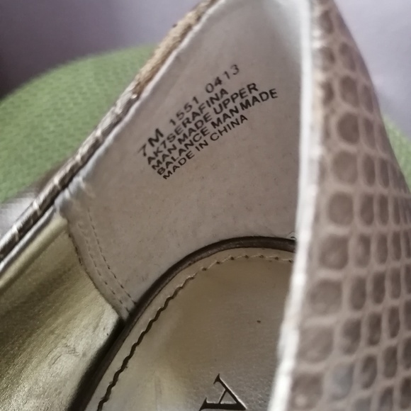 Anne Klein Gold High Heels - Picture 7 of 7